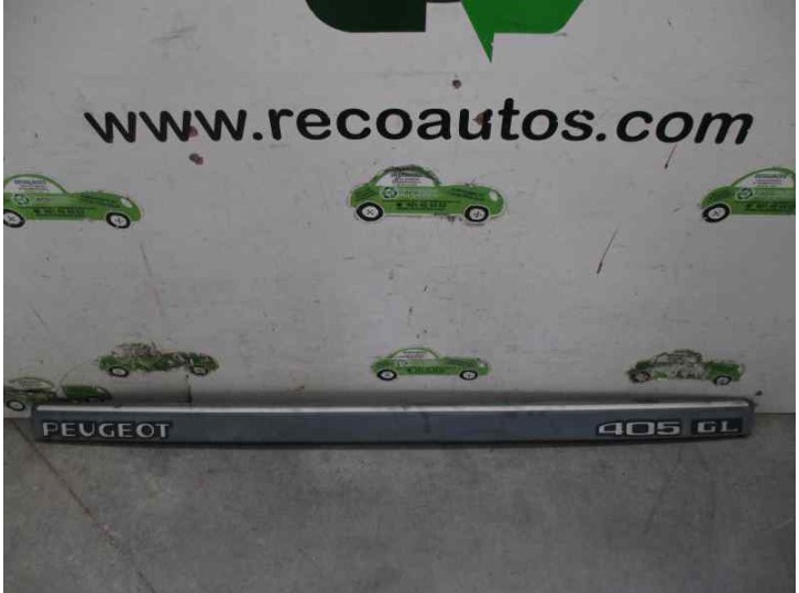 Recambio de embellecedor para peugeot 405 break 1.6 referencia OEM IAM 