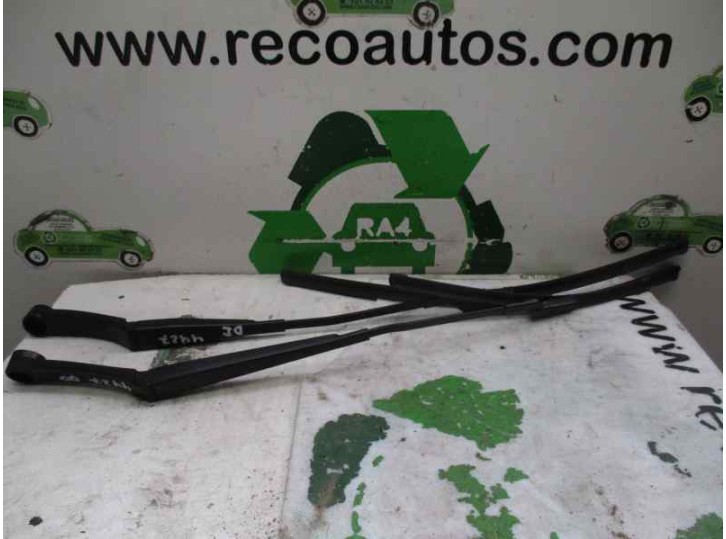 Recambio de brazo limpia delantero derecho para hyundai i30 1.4 cat referencia OEM IAM   