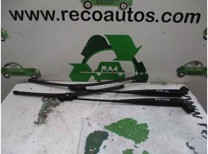 Recambio de brazo limpia delantero derecho para nissan terrano/terrano.ii (r20) 2.7 turbodiesel referencia OEM IAM   