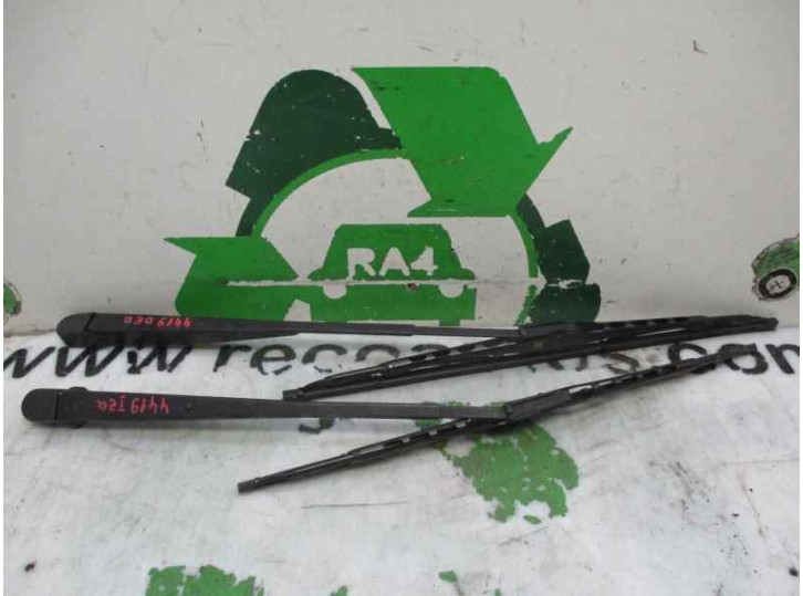 Replacement front right wiper arm for Fiat Stilo (192) 1.9 JTD CAT OEM IAM reference 
