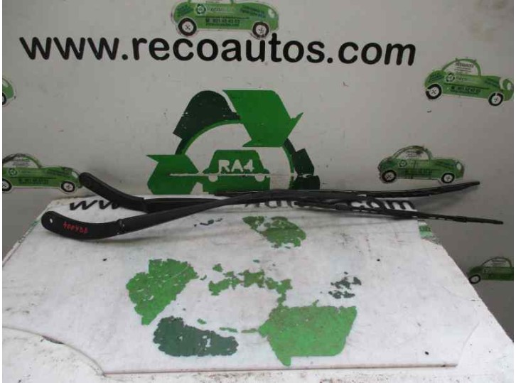 Recambio de brazo limpia delantero derecho para renault megane grand tour 1.9 referencia OEM IAM 