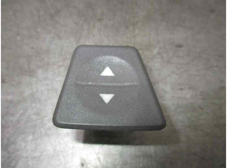 Front left window regulator switch replacement for Fiat Panda (169) 1.3 JTD CAT OEM IAM reference 28767 