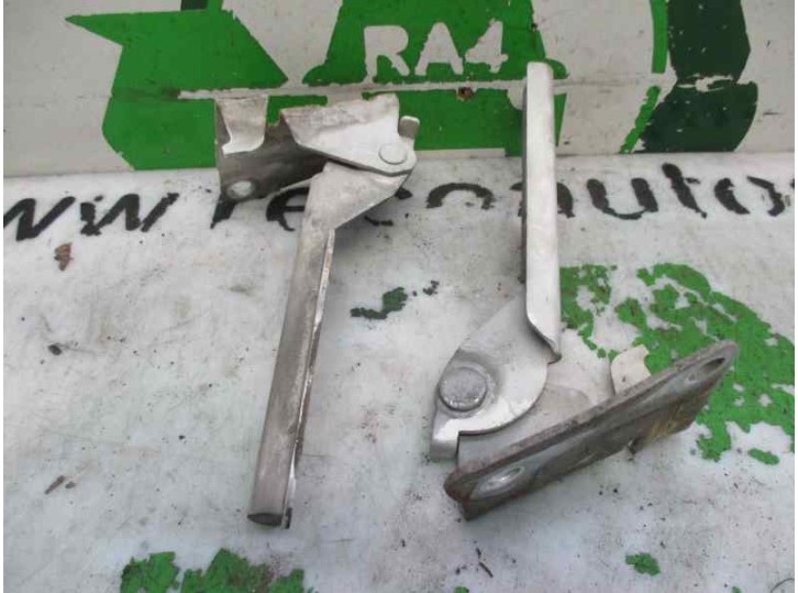 Hood hinge replacement for Kia Sephia II 1.5 CAT OEM IAM reference 