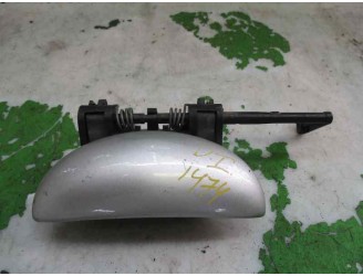 Replacement front left exterior door handle for Peugeot 206 SW 2.0 HDi CAT OEM IAM reference BOX 8 