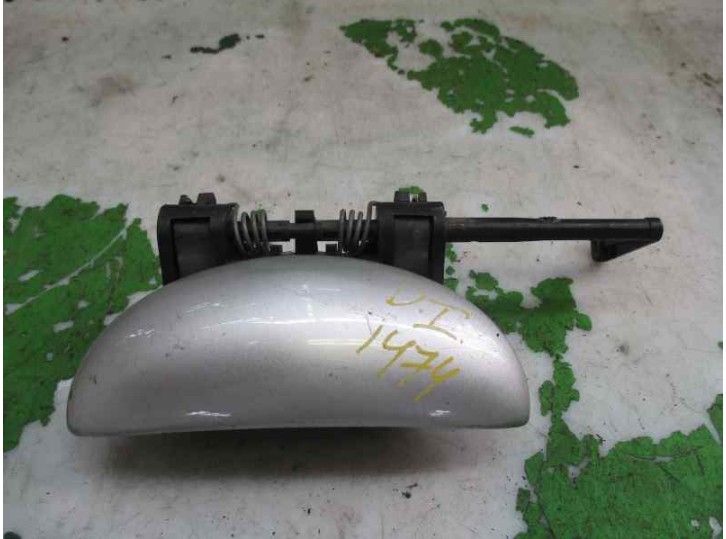 Replacement front left exterior door handle for Peugeot 206 SW 2.0 HDi CAT OEM IAM reference BOX 8 