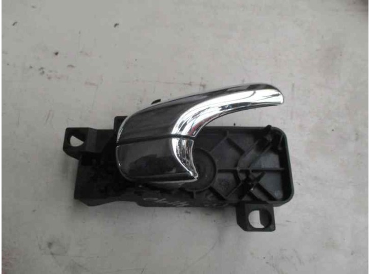 Recambio de maneta interior trasera derecha para jaguar s-type 3.0 v6 executive referencia OEM IAM 2R8322600 2R8322600 CAJA 2