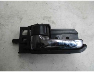 Recambio de maneta interior trasera izquierda para toyota avensis wagon (t25) 2.2 d-4d cat referencia OEM IAM CAJA 6 
