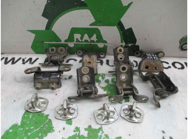 Recambio de bisagra puerta para nissan primera trav. (p12) 2.2 16v turbodiesel cat referencia OEM IAM 