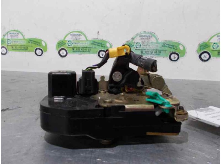 Replacement front right door lock for Chrysler 300 C 3.5 CAT OEM IAM reference 4589072AA 4 PINS 4 DOORS