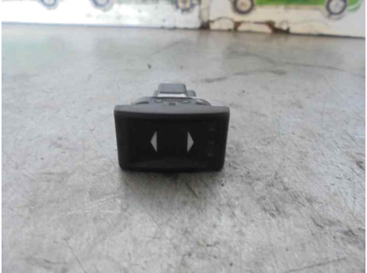 Recambio de mando elevalunas trasero izquierdo para ford mondeo iii sedán (b4y) 2.0 tdci referencia OEM IAM 1123793 