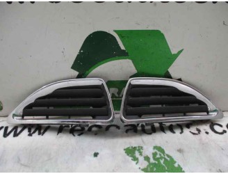 Recambio de rejilla delantera para renault megane i fase 2 berlina (ba0) 1.9 dti diesel referencia OEM IAM 7700428963--770042896