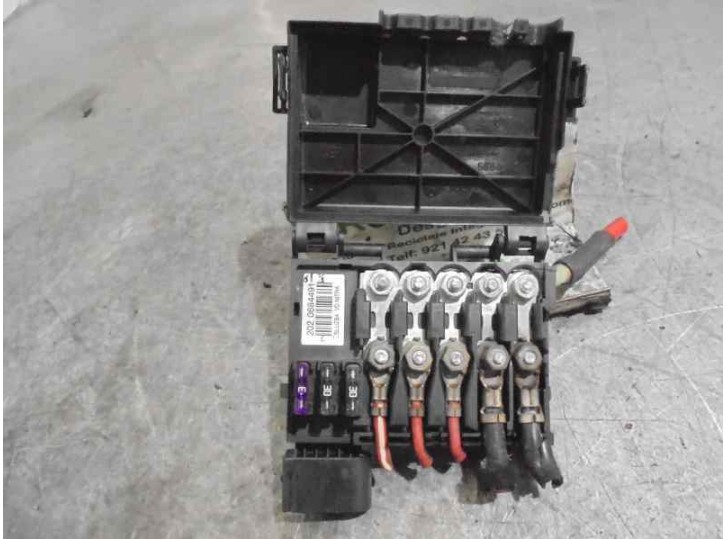 Recambio de caja reles / fusibles para toyota corolla (e12) 2.0 d-cat referencia OEM IAM 2020684491 