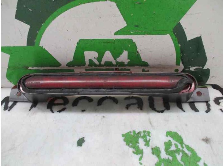 Recambio de luz central de freno para ford focus berlina (cak) 1.8 tddi turbodiesel cat referencia OEM IAM 13A613 