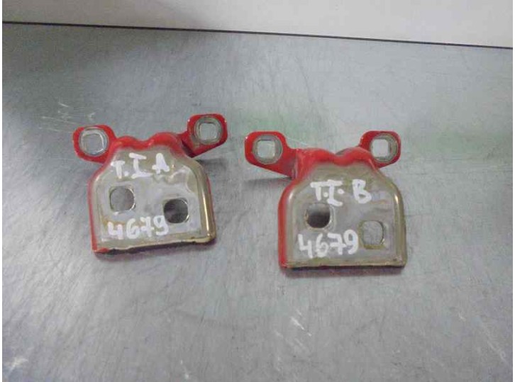 Recambio de bisagra puerta para dacia logan 1.4 cat referencia OEM IAM TRASERAS IZQUIERDAS 