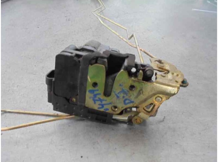 Replacement front left door lock for Daewoo Leganza 2.2 16v cat OEM IAM reference 3 CONNECTORS (4 PINS + 4 PINS