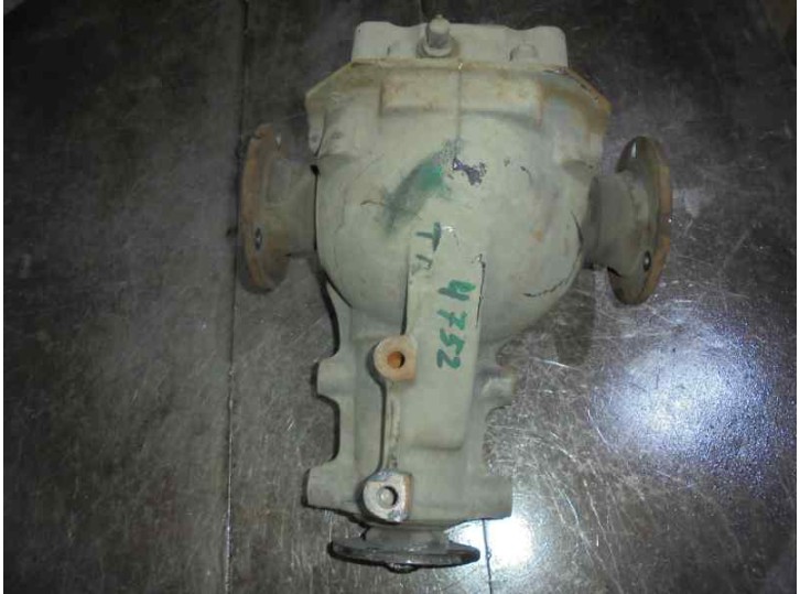 Recambio de diferencial trasero para mitsubishi santamo (hyundai) 2.0 cat referencia OEM IAM 50100M2000 MUDN015 