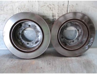 Recambio de disco freno trasero para mitsubishi santamo (hyundai) 2.0 cat referencia OEM IAM 