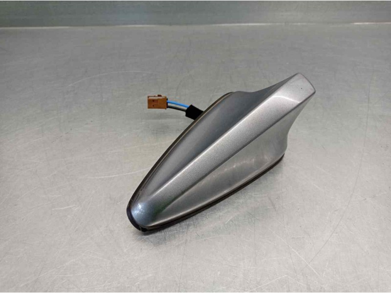 Recambio de antena para kia xceed 1.0 tgdi cat referencia OEM IAM 96210J7600C  