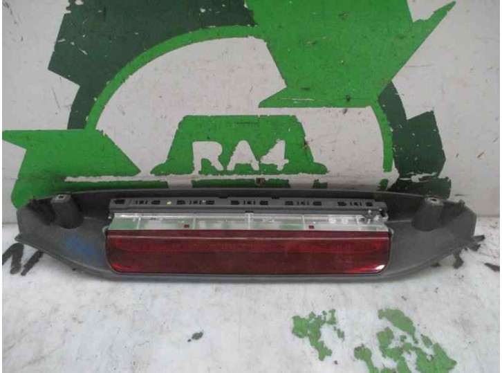 Recambio de luz central de freno para fiat panda (169) 1.2 cat referencia OEM IAM 0735392505  