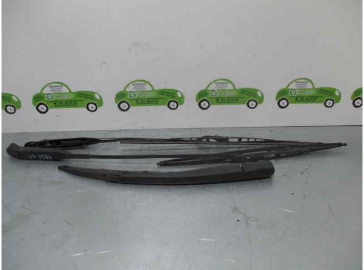 Recambio de brazo limpia delantero derecho para opel corsa c 1.3 16v cdti cat (z 13 dt / ln9) referencia OEM IAM 