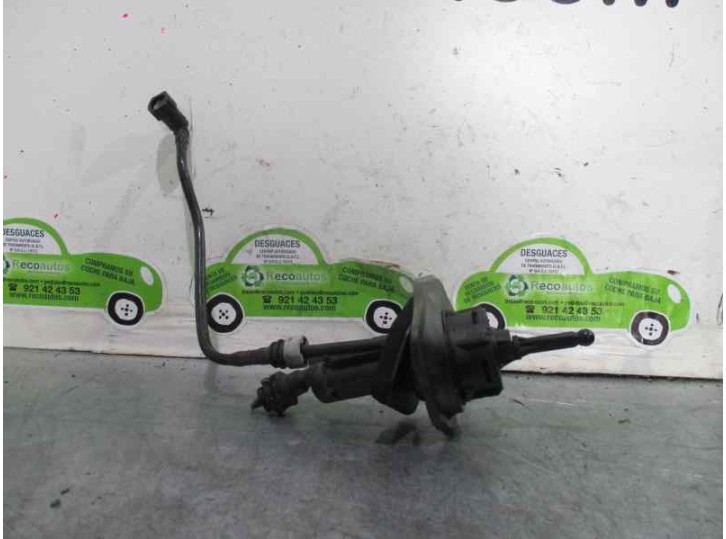 Recambio de bomba embrague para volvo s40 berlina 1.8 cat referencia OEM IAM 3M517A543AE 