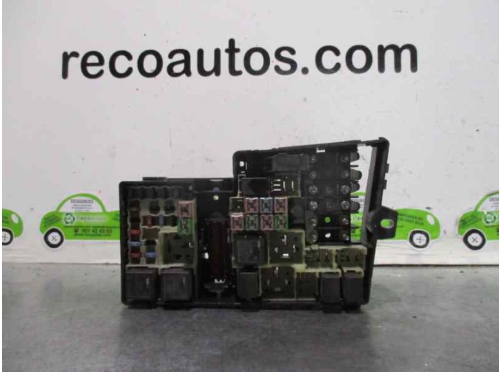 Recambio de caja reles / fusibles para volvo s40 berlina 1.8 cat referencia OEM IAM 8518818000 8688040 