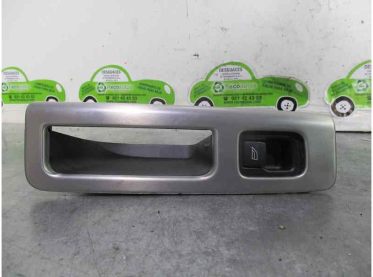 Recambio de mando elevalunas trasero derecho para volvo s40 berlina 1.8 cat referencia OEM IAM 30658449  