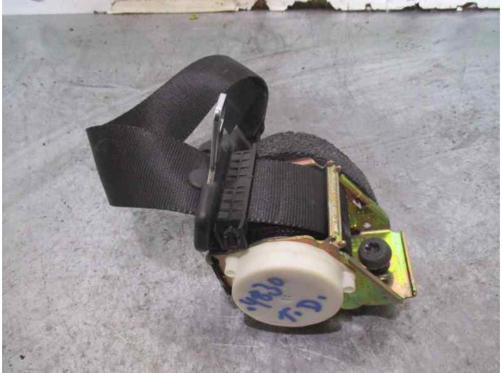 Recambio de cinturon seguridad trasero derecho para ford focus berlina (cap) 1.6 16v cat referencia OEM IAM 4M51A611B6B 3 PUERT