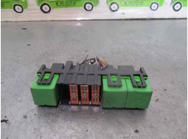 Recambio de caja reles / fusibles para citroën c3 1.4 hdi referencia OEM IAM   