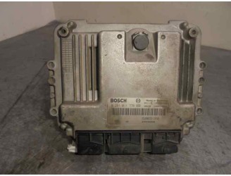 Recambio de centralita motor uce para renault megane ii classic berlina confort expression referencia OEM IAM 8200386508 0281011