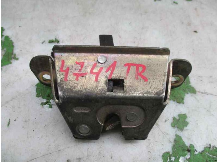 Replacement trunk / tailgate lock for Peugeot 107 1.0 CAT (384F) OEM IAM reference MANUAL 3 DOORS