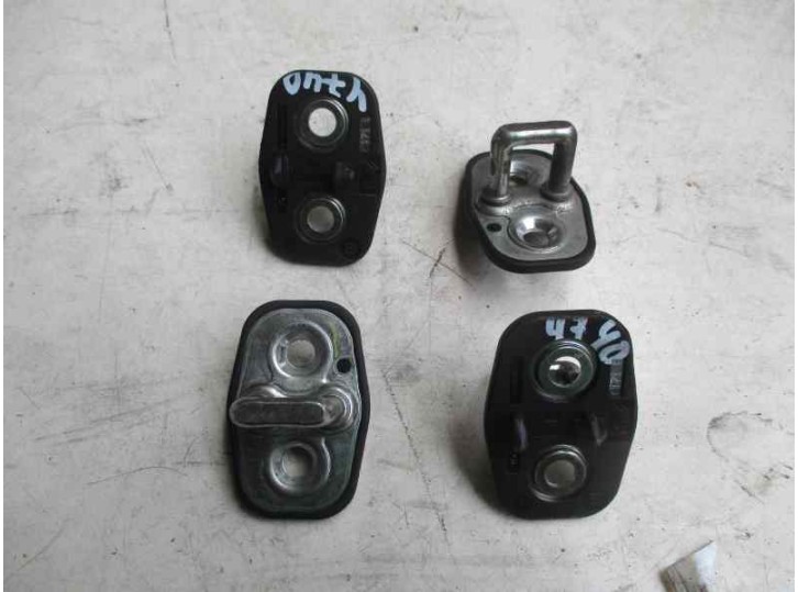 Recambio de bisagra puerta para peugeot 308 sw 1.6 16v hdi referencia OEM IAM   