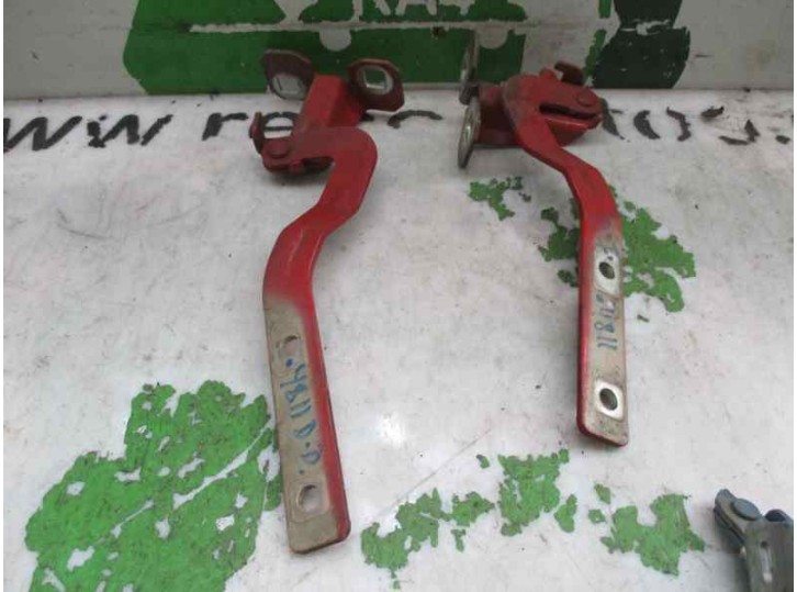 Replacement hood hinge for Fiat Panda (169) 1.2 cat OEM IAM reference 