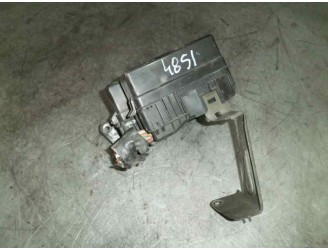 Recambio de caja reles / fusibles para nissan terrano/terrano.ii (r20) 2.7 turbodiesel referencia OEM IAM 71543024 72541708 ASSY