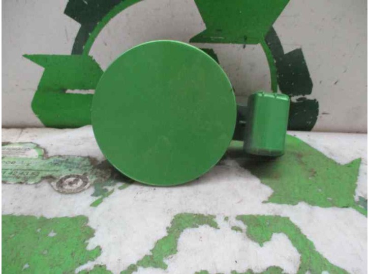 Recambio de tapa exterior combustible para kia picanto 1.1 cat referencia OEM IAM   VERDE