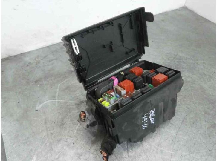 Recambio de caja reles / fusibles para opel corsa d 1.2 16v lpg referencia OEM IAM 