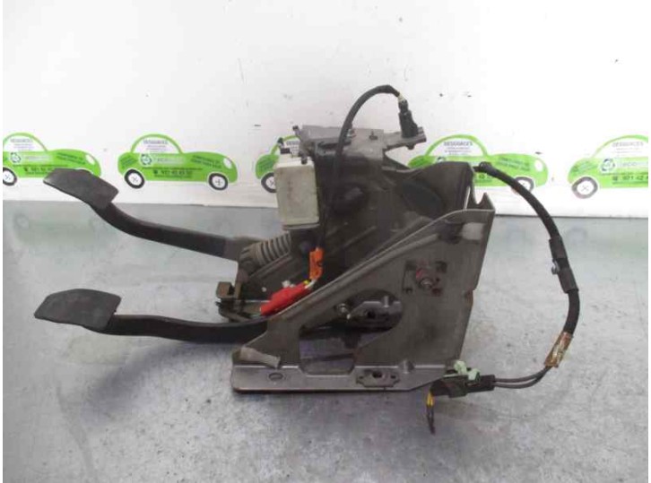 Replacement pedal set for Chrysler Voyager (RG) 2.5 CRD CAT OEM IAM reference 04877911AA 05310014AB 