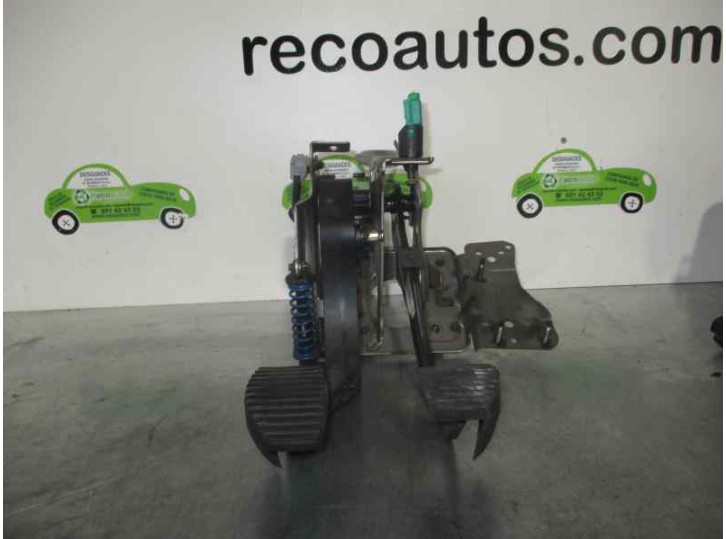Replacement pedal set for Peugeot 307 (S1) 1.6 HDi OEM IAM reference 