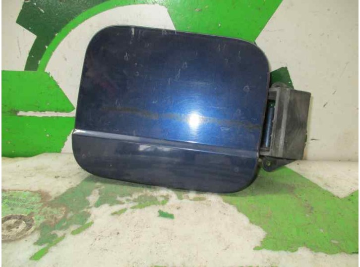 Recambio de tapa exterior combustible para kia carnival 2.9 turbodiesel cat referencia OEM IAM AZUL