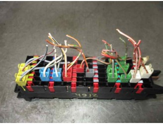 Recambio de caja reles / fusibles para mercedes-benz clase c (w202) berlina 2.5 diesel cat referencia OEM IAM 2025450901  