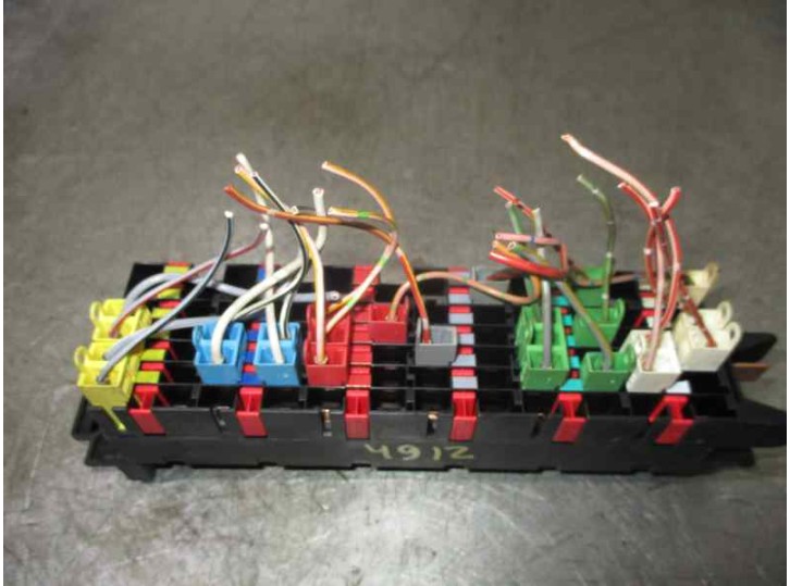 Recambio de caja reles / fusibles para mercedes-benz clase c (w202) berlina 2.5 diesel cat referencia OEM IAM 2025450901 