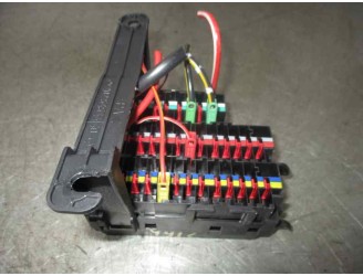 Recambio de caja reles / fusibles para mercedes-benz clase c (w202) berlina 2.5 diesel cat referencia OEM IAM 2025451401 