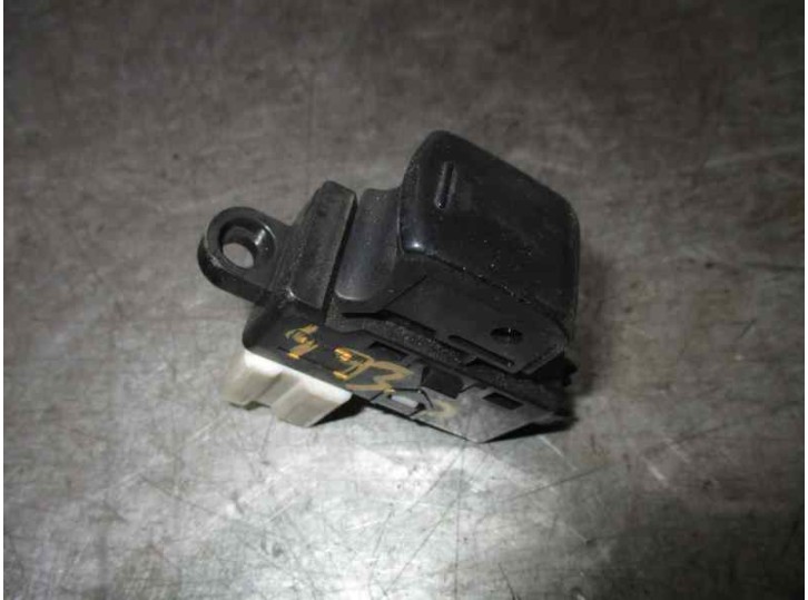 Recambio de mando elevalunas delantero derecho para nissan micra (k12e) 1.2 cat referencia OEM IAM 