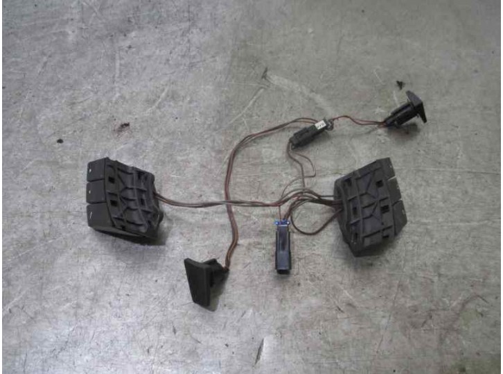 Recambio de mando radio volante para opel corsa c 1.3 16v cdti cat (z 13 dt / ln9) referencia OEM IAM 