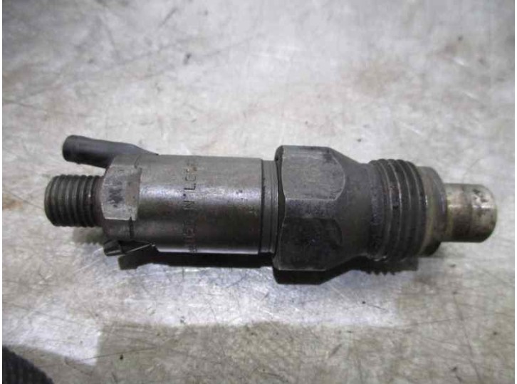 Recambio de inyector para peugeot 205 berlina 1.8 diesel referencia OEM IAM LCC6730705D LUCAS