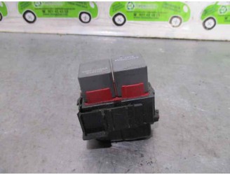 Recambio de caja reles / fusibles para jeep compass 2.0 crd cat referencia OEM IAM 04671886SAA  