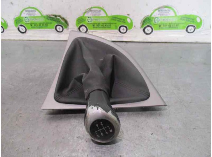 Recambio de guarnecidos palanca cambio para bmw serie 1 berlina (e81/e87) 116i referencia OEM IAM 7129143 52850610 
