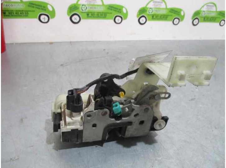 Recambio de cerradura puerta trasera izquierda para jeep compass 2.0 crd cat referencia OEM IAM 156028002 156028002 5 PUERTAS