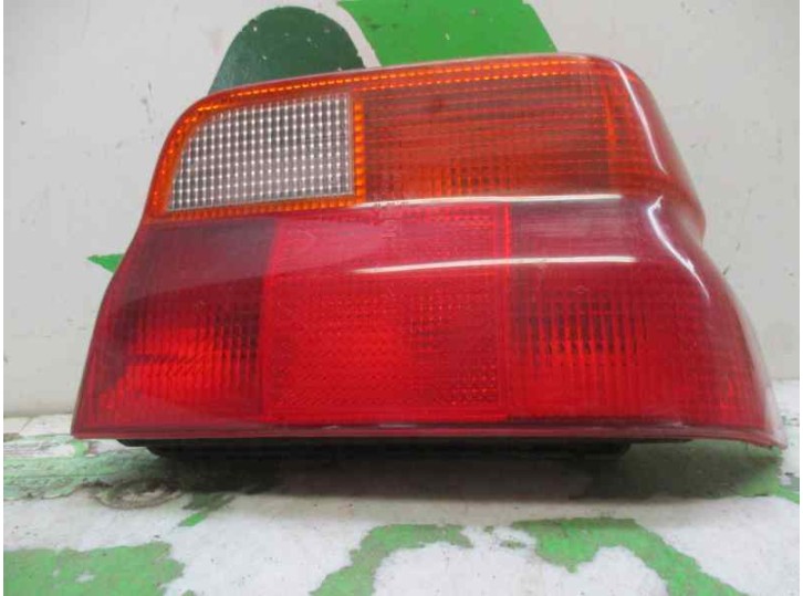 Recambio de piloto trasero derecho para ford orion 1.6 16v cat referencia OEM IAM 1052403  