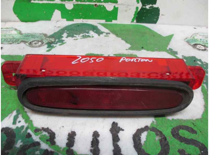 Recambio de luz central de freno para mazda 3 berlina (bk) 1.6 cd diesel cat referencia OEM IAM BS4J51580 4 PUERTAS